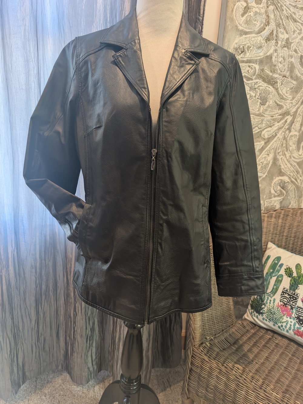 D&Co Genuine Leather Black Jacket Women’s M Leopard Lining Y2K